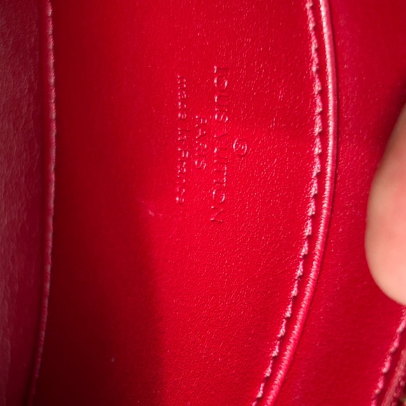 Louis Vuitton Pomme D'Amour Monogram Vernis Cosmetic Pouch - Picture 8 of 11